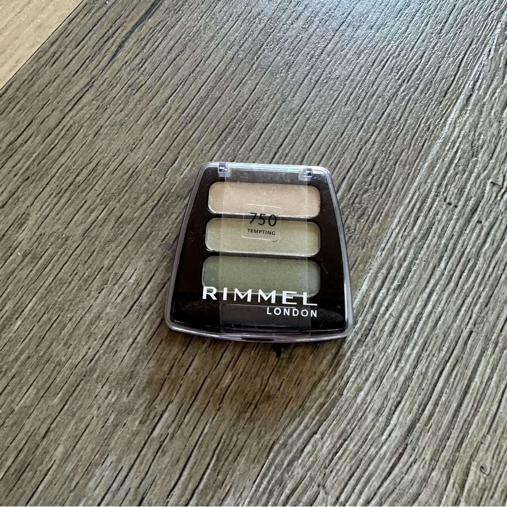 NEW Rimmel London 750 Tempting Eyeshadow